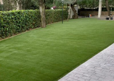 Substitució de gespa natural per gespa artificial